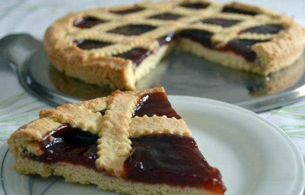 crostata-con-confettura-di-fragolemusicopoli