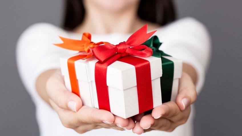 Risultati immagini per regalo